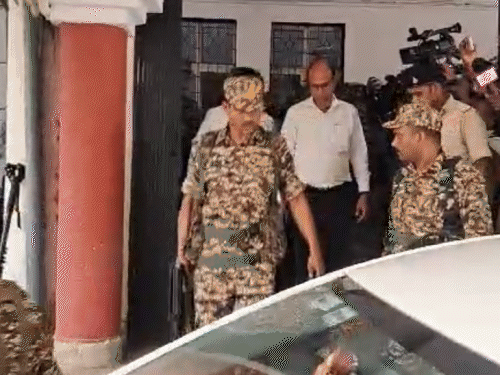 झारखंड के पूर्व मंत्री आलमगीर आलम जेल से निकले:  टेंडर घोटाले में 2 साल बाद रिहाई, SC से मिली जमानत; पत्नी निशात आलम पहुंचीं होटवार – Ranchi News