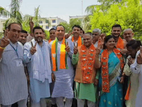 सोनीपत में मेयर की जीत के उपरांत बीजेपी में जश्न दिखाई दिया।