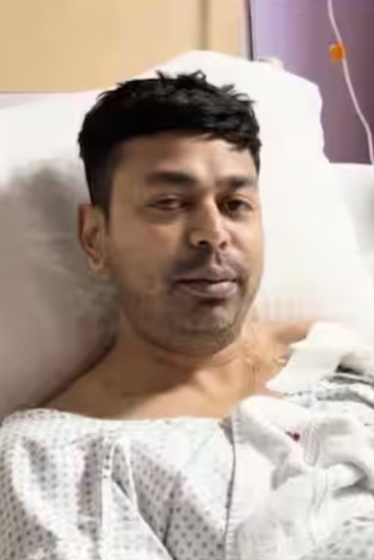 प्रतीक की हॉस्पिटल में एडमिट रहने के दौरान की ये तस्वीर सोशल मीडिया पर वायरल है, ये तस्वीर कब की है, ये स्पष्ट नहीं है।