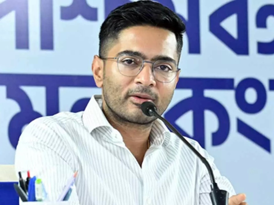 TMC सांसद अभिषेक बनर्जी के खिलाफ FIR:  आरोप- चुनाव प्रचार में भड़काऊ भाषण दिए, अमित शाह को लेकर धमकी भरा बयान दिया