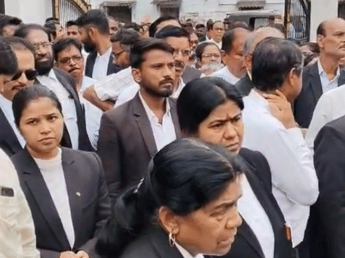 जिला अधिवक्ता संघ ने अपराधी की पैरवी नहीं करने का फैसला लिया है।
