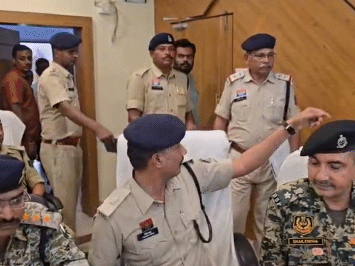 कांकेर में नकली नोट छापने वाले आरोपी पुलिस ने किया गिरफ्तार।