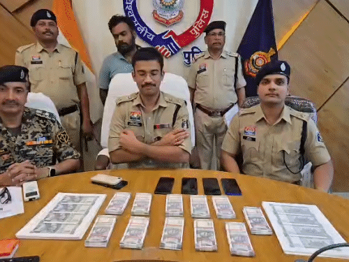 कांकेर में लगभग 6.5 लाख रुपए के नकली नोटों के साथ एक आरोपी गिरफ्तार।