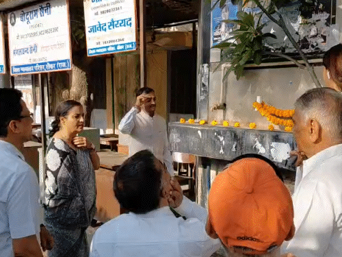 कोर्ट परिसर में एडवोकेट्स, विजिटर्स के लिए 4 वाटर कूलर का भी उद्घाटन किया गया।