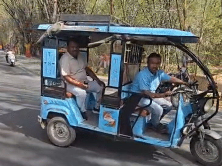 Nagpur Mayor Takes E-Rickshaw Challenge, Saves Fuel