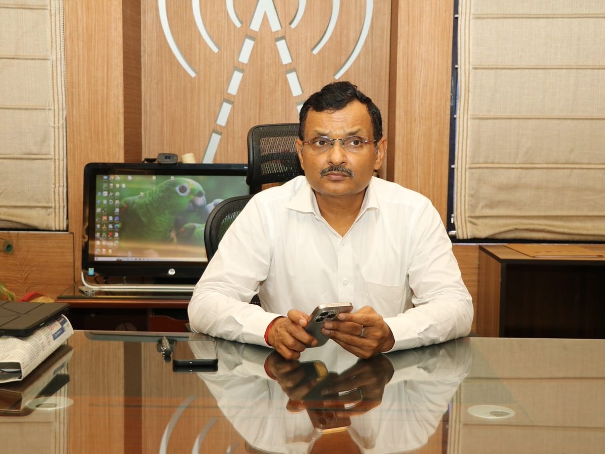 पंकज पाल को पथ निर्माण विभाग का सचिव बनाया गया है।