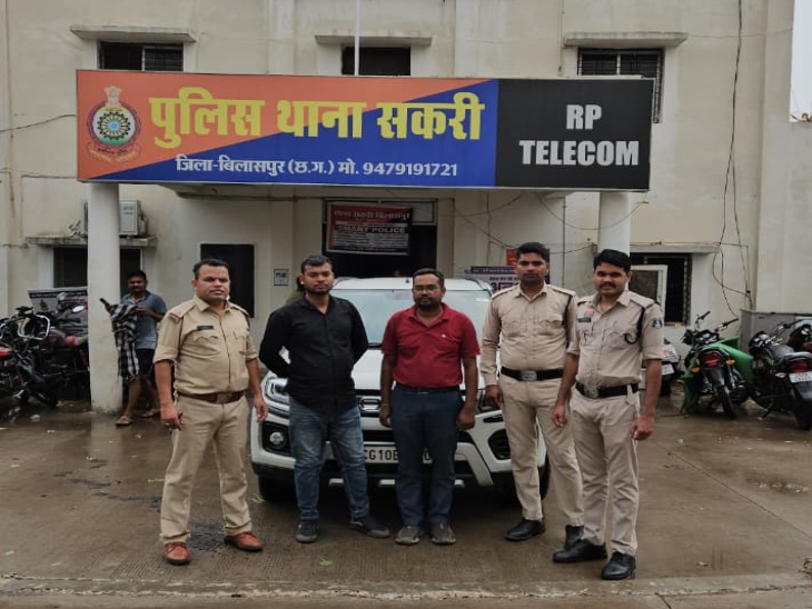 पुलिस ने लूट के आरोपियों को गिरफ्तार कर लिया है। - Dainik Bhaskar