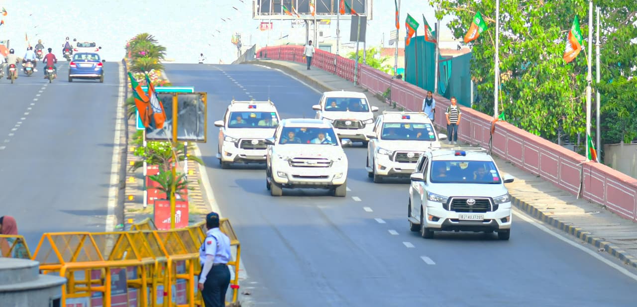 सीएम भजनलाल शर्मा ने बुधवार को अपने काफिले में से आधी गाड़ियां हटा दी थी।