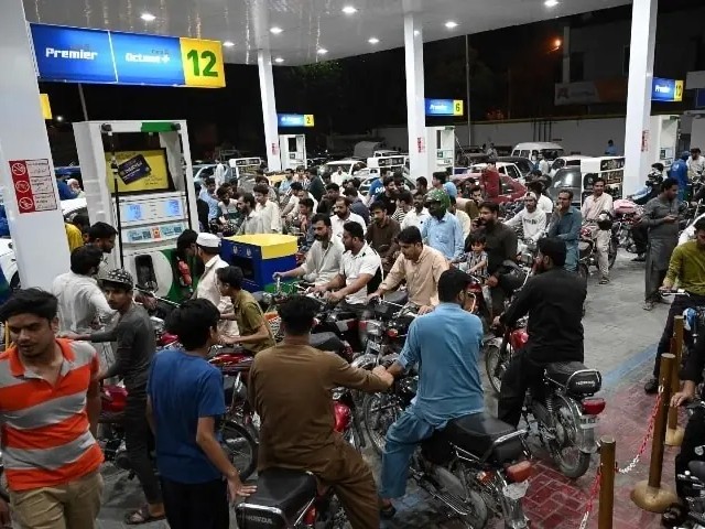 पेट्रोल 409.78 और हाई-स्पीड डीजल 409.58 रुपए लीटर मिल रहा, भारत में कल ₹3-3 महंगे हुए थे|बिजनेस,Business - Dainik Bhaskar