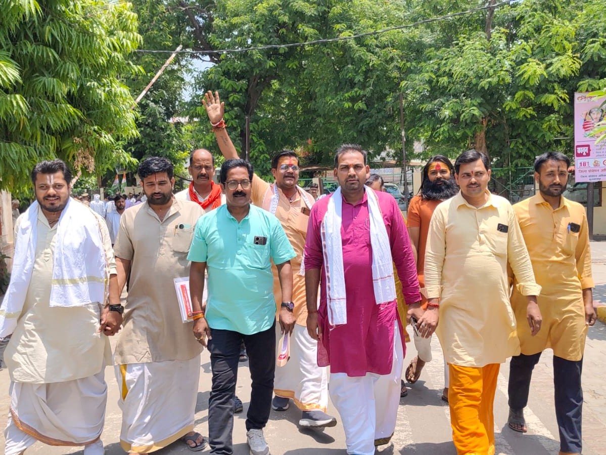 Dev Purohit Mahasabha Sultanpur Complaint | Rajkumar Bhati Statement Row