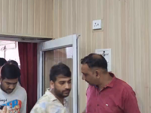 7 सेकेंड पहले देख लेते थे क्रिकेट मैच:  रायगढ़-पुलिस ने गोवा से 6 सट्टा संचालक को गिरफ्तार किया;दुबई से आती थी बेटिंग ID – Raigarh News