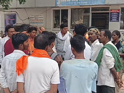 महिला ने लव मैरिज की थी, उसके 4 बच्चे भी हैं। - Dainik Bhaskar