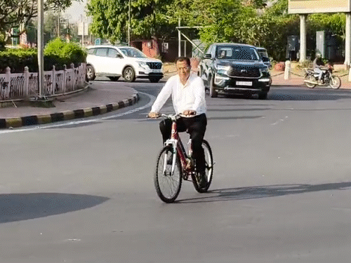 Sameer Jan Rz Rajasthan HC Judge Justice Sameer Jain Cycles to Work | Save Fuel