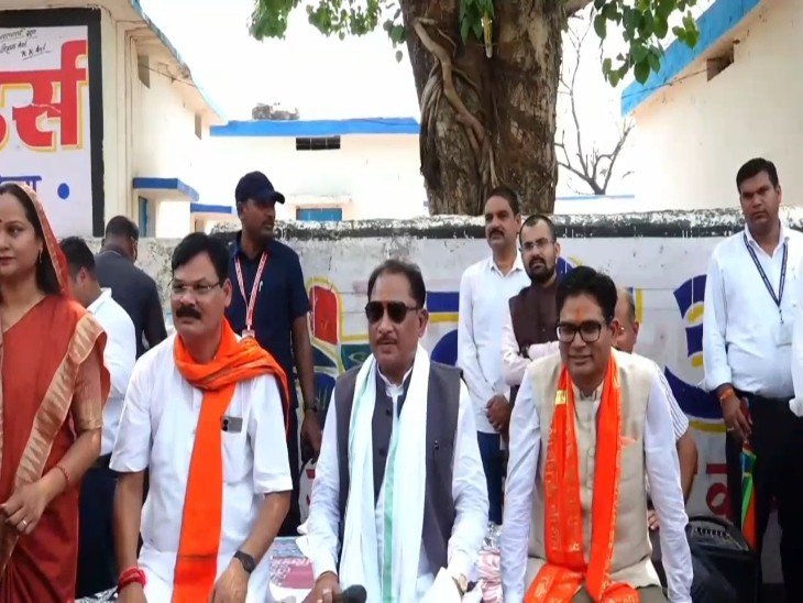 CM Vishnu Deo Sais Jan Chaupal Visit in Janjgir-Champas Kosla; Listens to Villagers Issues