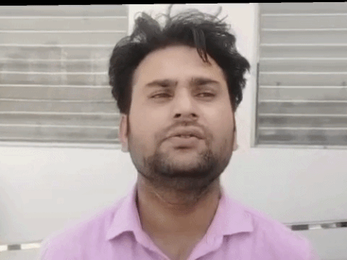 युवक रिजुल ने कहा कि मैंने अपनी काबलियत के दम पर नौकरी हासिल की थी, लेकिन जाति को लेकर नौकरी से निकाल दिया गया।
