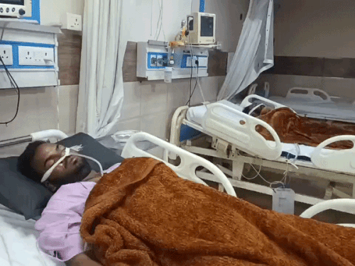 तीनों युवकों का कैथल के एक प्राइवेट अस्पताल में इलाज चल रहा है।
