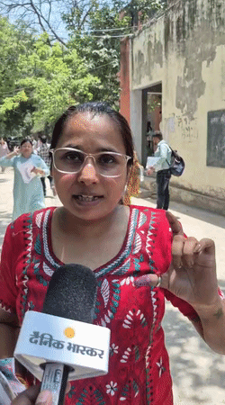 निहारिका ने बताया कि इस बार का प्रश्न पत्र काफी विस्तृत और समय लेने वाला (Time-taking) था