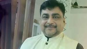 ईशान किशन के पिता प्रणव कुमार पांडे ने बताया कि धौनी के घर के पास ही काफी पहले कन्वर्जन पर जमीन ली गई थी। अब उस नक्शा पास हो गया है।