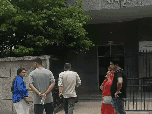 ट्विशा का शव अभी भी मॉर्चुरी में रखा गया है।
