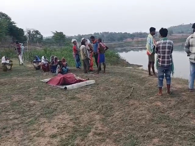 कड़ी मशक्कत के बाद शव बरामद किए गए।