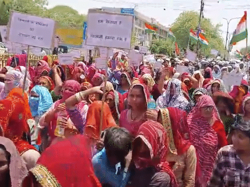 महापड़ाव में बड़ी संख्या में महिलाएं भी शामिल हुईं।