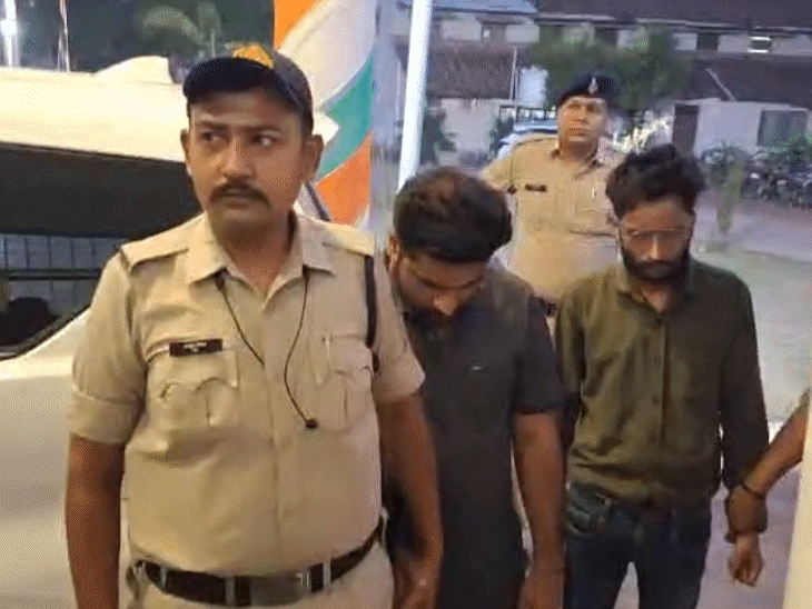 तीनों फर्जी डॉक्टरों को बुधवार को दो दिन की पुलिस रिमांड पर भेजा गया है।