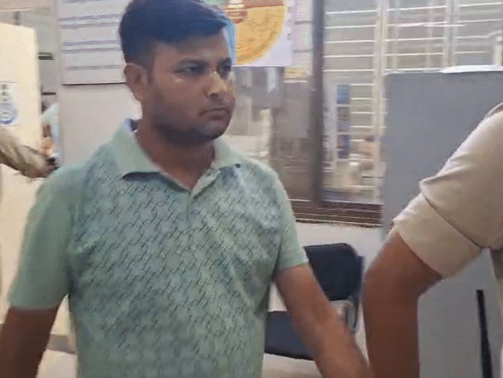 आरोपी डॉ. अजय मौर्य को जबलपुर से पकड़ा गया था।