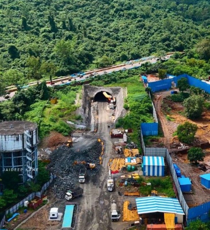 महाराष्ट्र के घनसोली और शिलफाटा के बीच 4.8 किमी टनल का काम पूरा हो गया है।