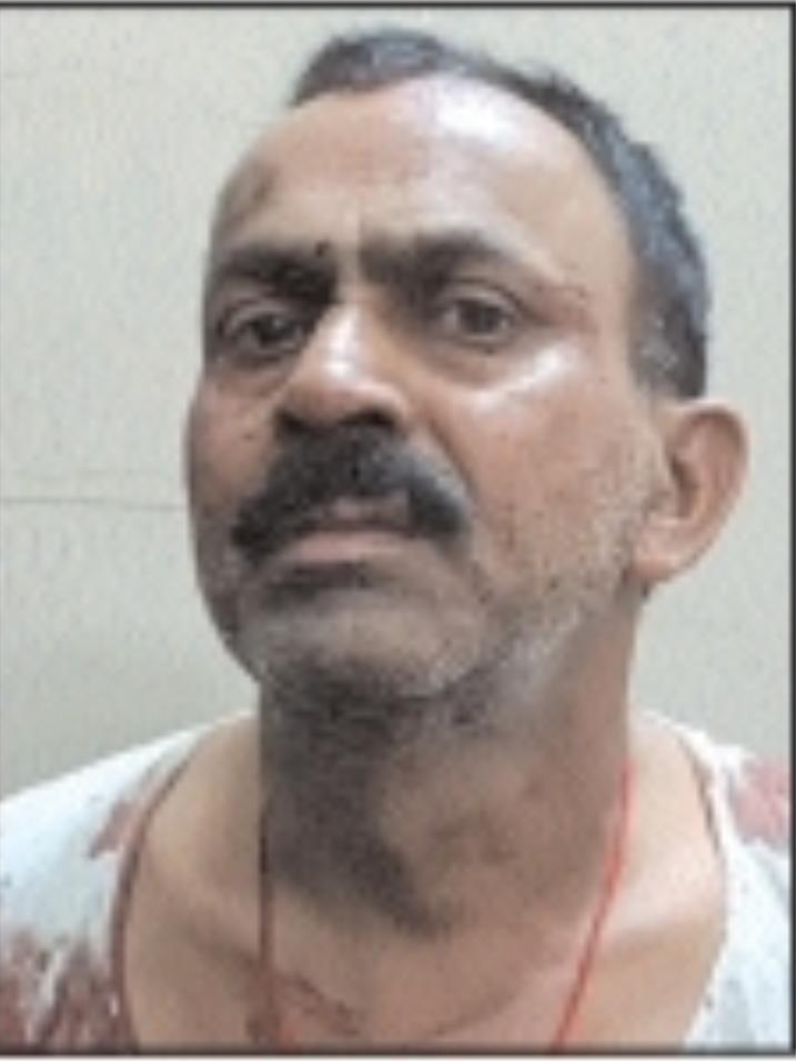 हमले में पिता को भी आई है गंभीर चोटें।
