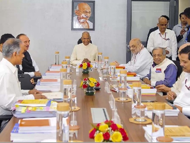 वन नेशन वन इलेक्शन के मुद्दे पर 2019 में हुई सर्वदलीय बैठक की तस्वीर। सपा, टीआरएस, शिरोमणि अकाली दल जैसी पार्टियों ने इसका समर्थन किया था।