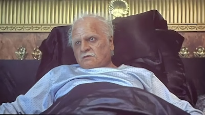 धुरंधर में 'बड़े साहब' (दाऊद इब्राहिम)।