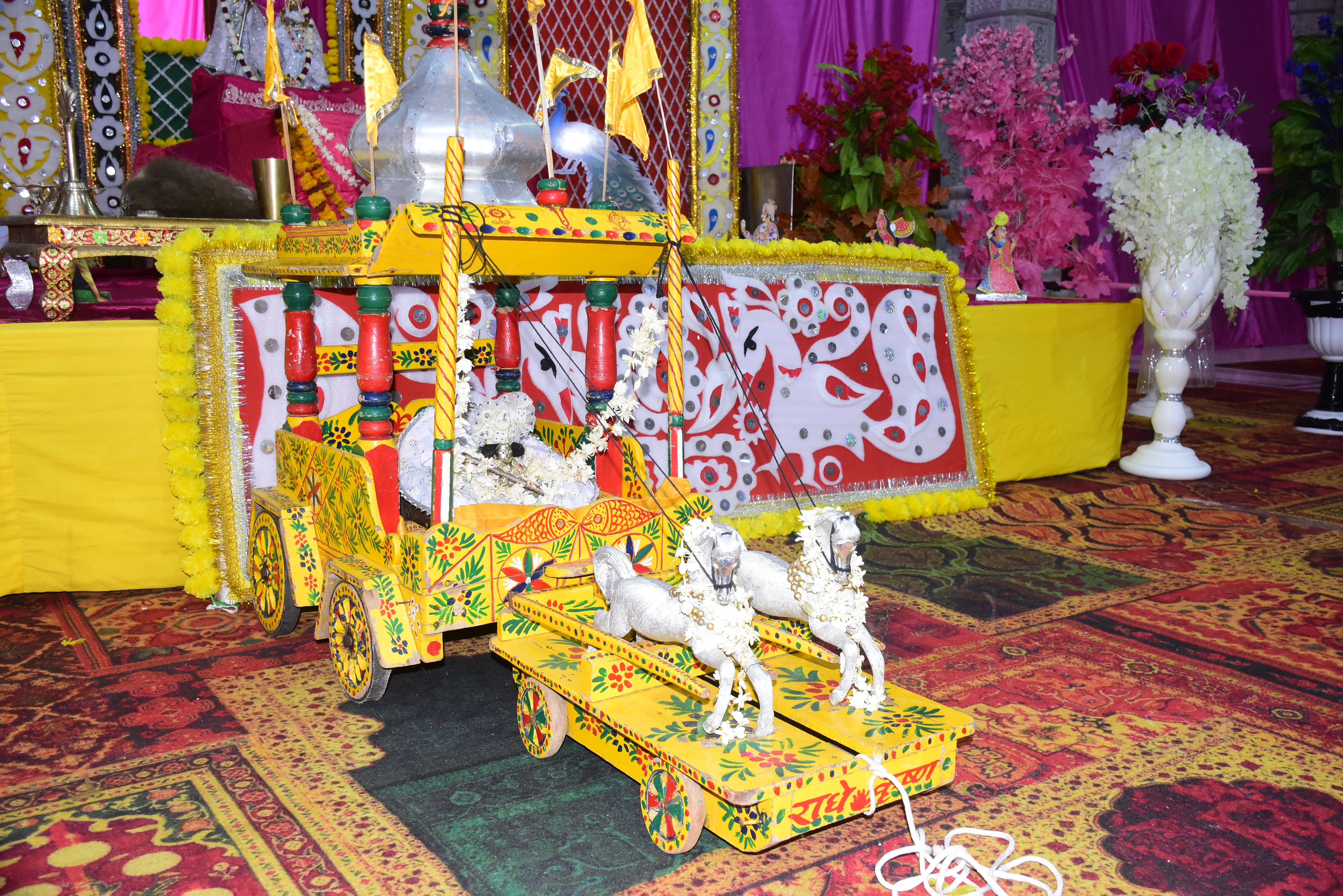 Jagannath Rath Yatra Manorath at Dudhdhari Temple, Jagannath decorated ...