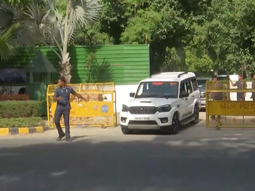 Rahul Gandhi left his official residence in Delhi at 9:30 AM on Tuesday. He will reach Lucknow Airport by flight.