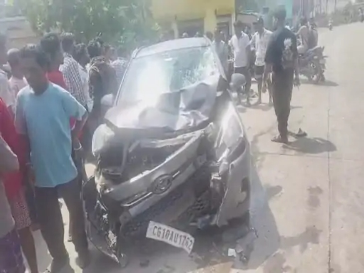 जांजगीर-चांपा में हुए हादसे में कार महिला चला रही थी।