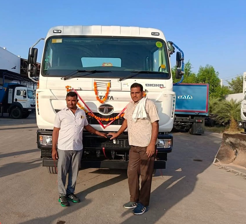This photo of Ummedaram and Duragaram is from the time when the trailer was purchased