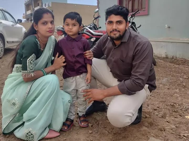 उत्कर्ष अपने मां-पिता के साथ गर्मी की छुट्टियां मनाने दादा-दादी के घर आया था।