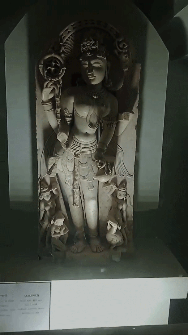 ब्रिटिश म्यूजियम ग्रेट रसल स्ट्रीट में मां वाग्देवी की यह प्रतिमा रखी हुई है।