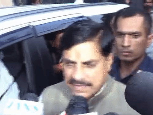 मोहन यादव ने कहा- दुख की इस घड़ी में सभी लोग अपर्णा यादव के साथ खड़े हैं।