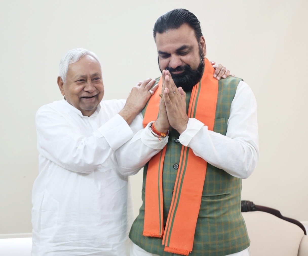 मुख्यमंत्री बनने के बाद सम्राट चौधरी समय-समय पर पूर्व CM नीतीश कुमार से मिल रहे हैं।