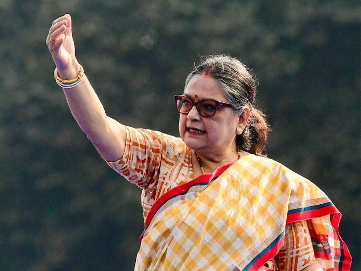 काकोली घोष दस्तीदार पश्चिम बंगाल की बारासात लोकसभा सीट से सांसद हैं।