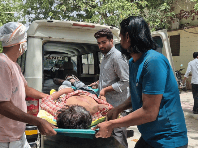 एक्सीडेंट के बाद मनोज के शव को बीडीके अस्पताल लाया गया और मॉर्च्युरी में रखवाया गया