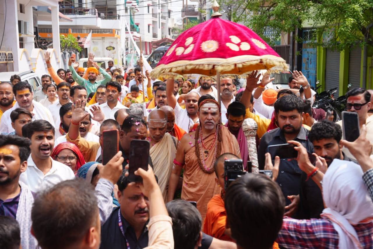 शंकराचार्य ने कहा हम गाय को बचाने के लिए जो करना पड़े, वो करेंगे।