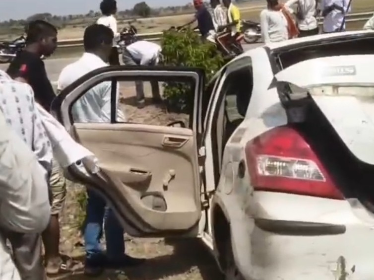 Seoni Car Accident | Speeding Vehicle Hits Divider