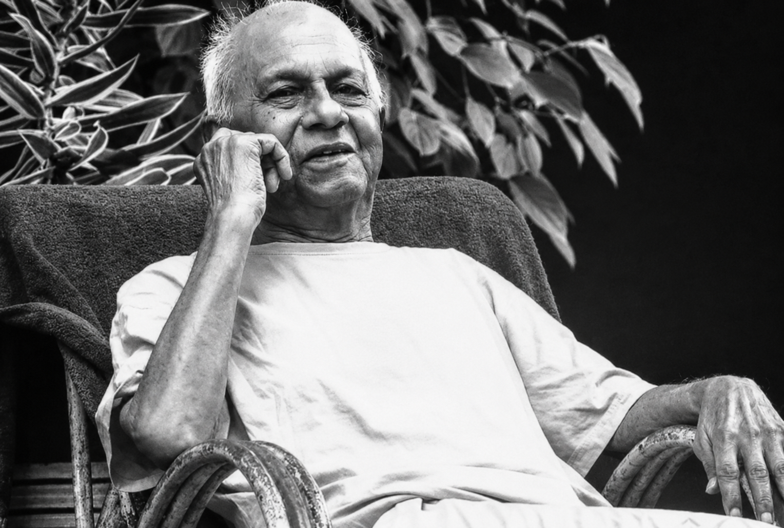 जर्नलिस्ट के.जी. परमेश्वरन नायर ने ‘केरल नियमसभा:’ और 'चरित्रवुम धर्मवुम' (केरल विधानसभा: इतिहास और कर्तव्य) समेत कई किताबें लिखीं।