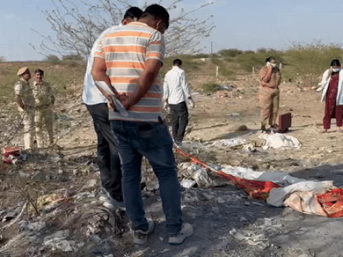 तस्वीर, 15 जून की है। बीकानेर में युवती का शव मिला था।