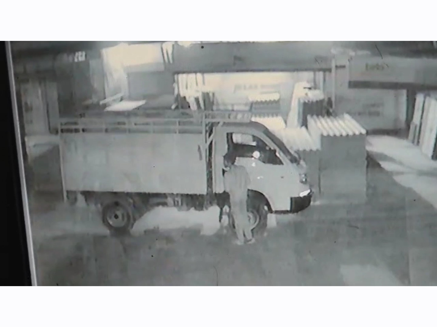 Surajpur Police Patrol Questioned | Traders Anger Over Battery Theft