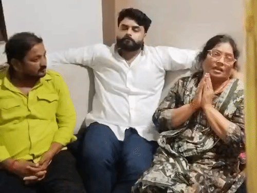 राज सिंह की मां जामवंती सिंह ने हाथ जोड़कर कहा कि सीबीआई के अधिकारियों और जांच से जुड़े सभी लोगों का मैं दिल से धन्यवाद करती हूं।
