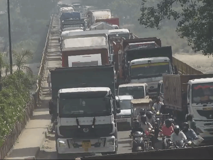 Kanpur Ganga Bridge Traffic Jam | Vehicles Stuck For Hours