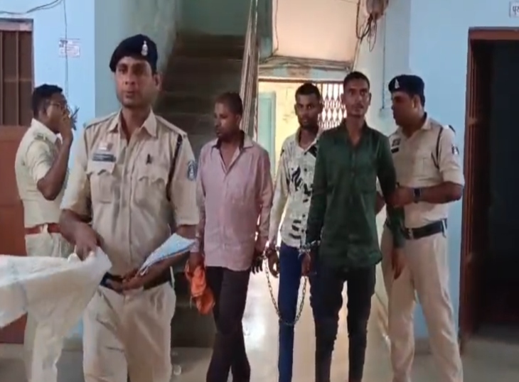पुलिस की गिरफ्त में आरोपी।