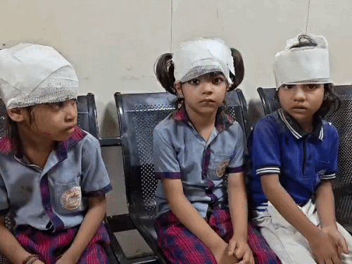 फरीदाबाद के अस्पताल में घायल बच्चे। - Dainik Bhaskar